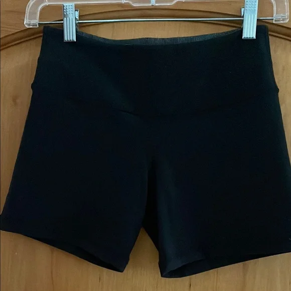 lululemon athletica Groove Reversible Women's Short Bootie Black Shorts 4 - Picture 2 of 10